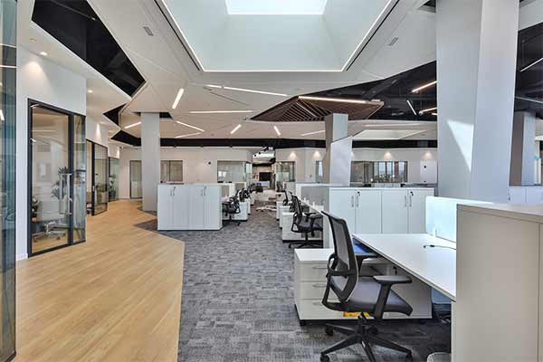 Read more about the article Dubai’s Iconic Architectural Influences on Office Interior Design